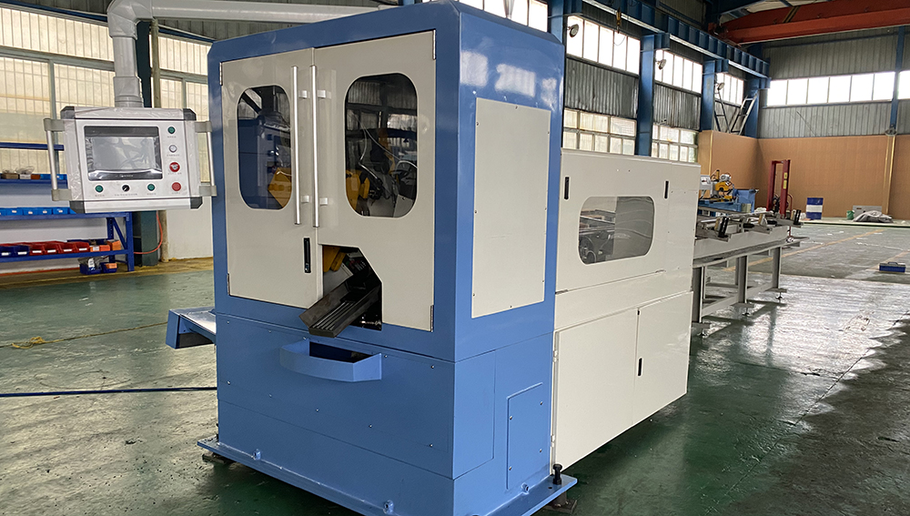 التعديلات الأساسية لتحسين المنشار الدائري المعدني باستخدام الحاسب الآلي